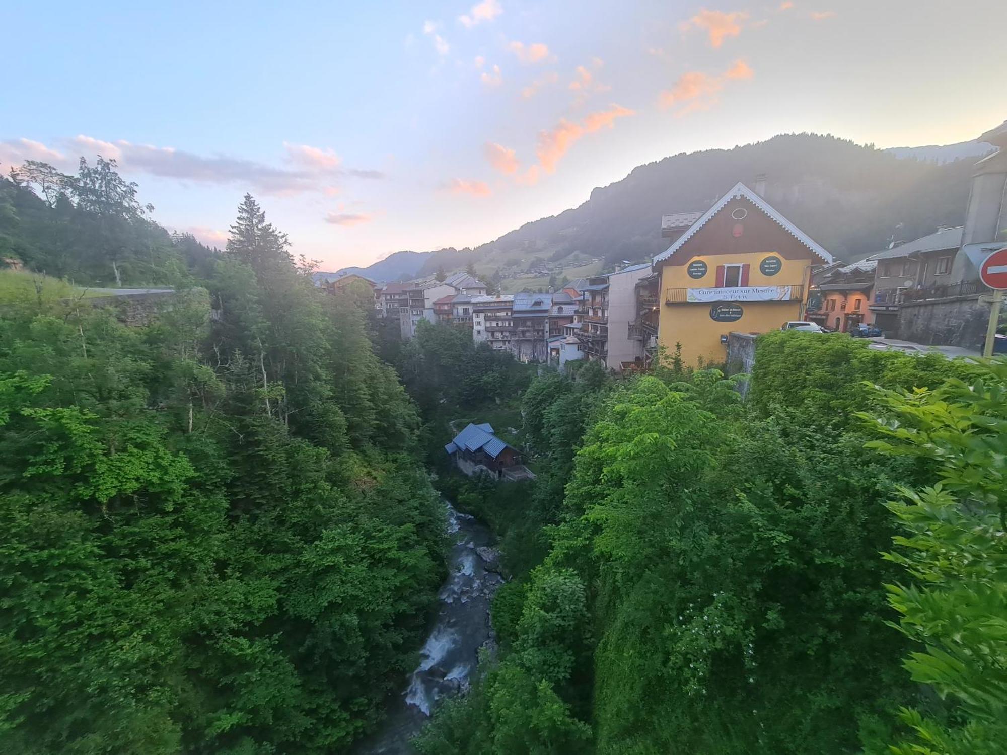 Hotel Le Montblanc Flumet Buitenkant foto